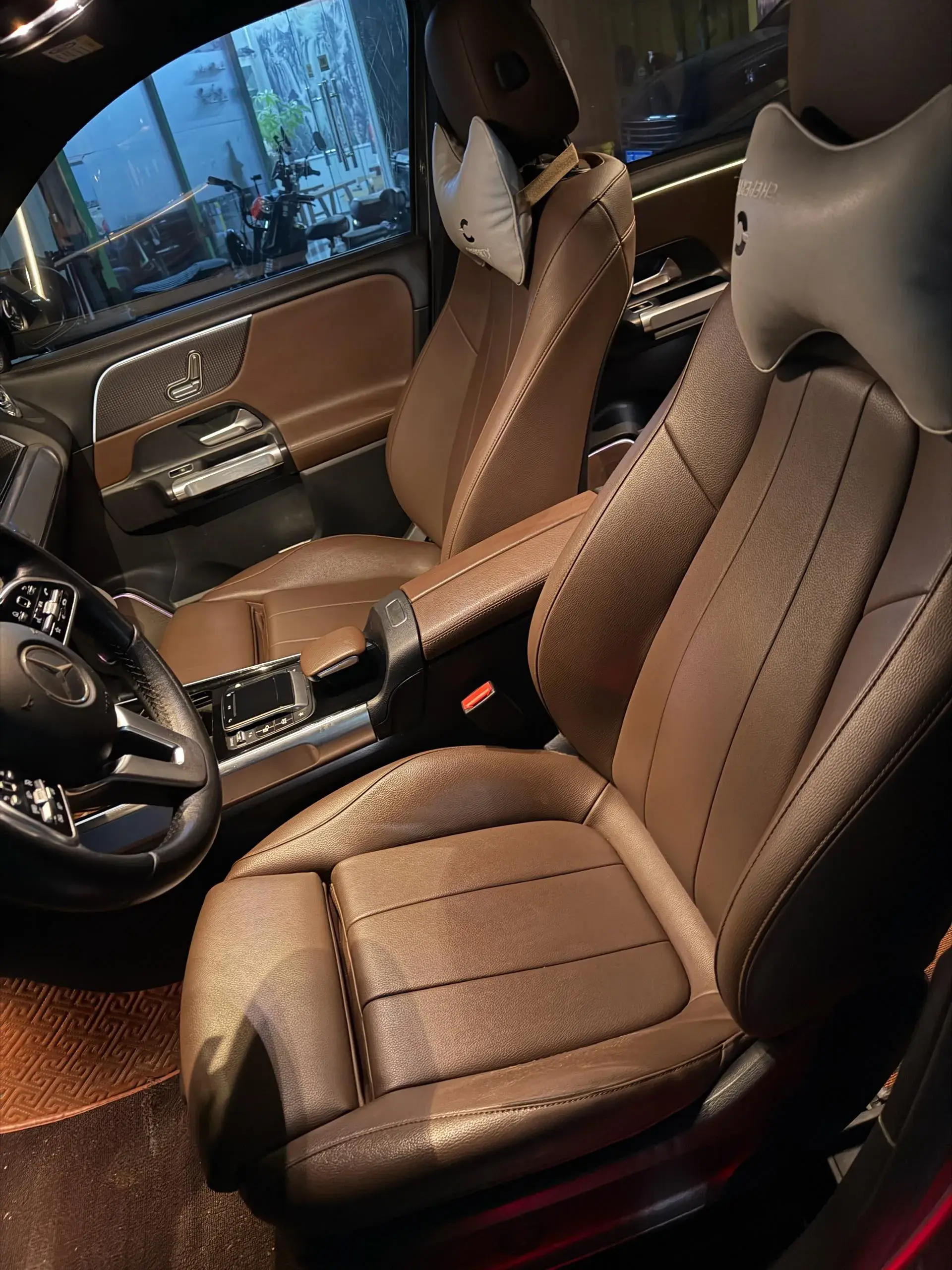 2020 MERCEDES-BENZ GLB thumbnail 2