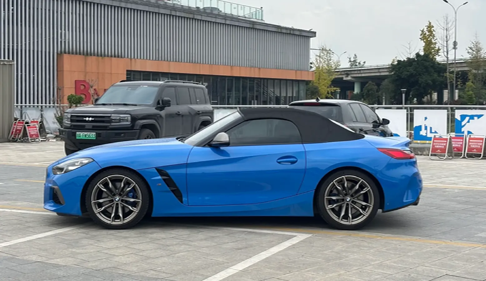 2022 BMW Z4 3.0T 340HP L6 8AT,autocango,china used car exporter,china ev exporter,chinese used car exporter,chinese used ev exporter