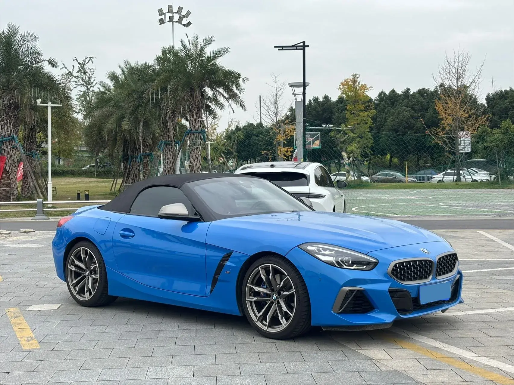 2022 BMW Z4 thumbnail 4
