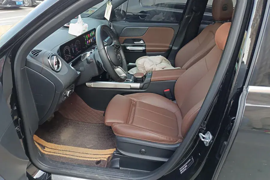 2024 MERCEDES-BENZ GLB thumbnail 4