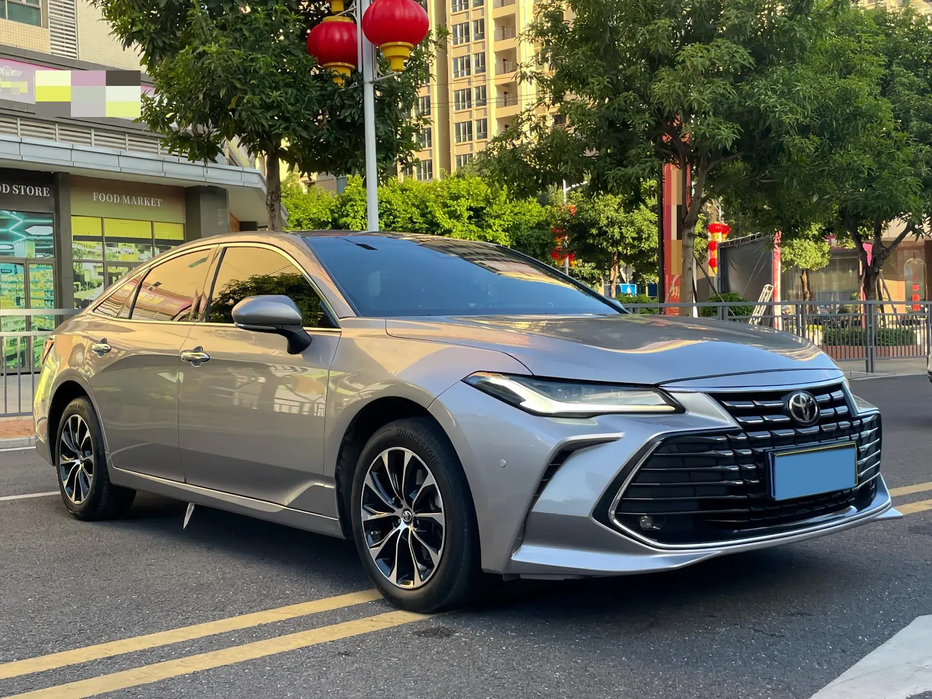 2022 TOYOTA AVALON thumbnail 3