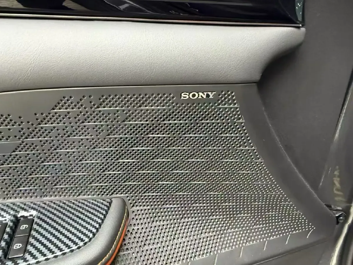 2022 ChangAn UNI-V 1.5T 188HP L4 7DCT,autocango,china used car exporter,china ev exporter,chinese used car exporter,chinese used ev exporter