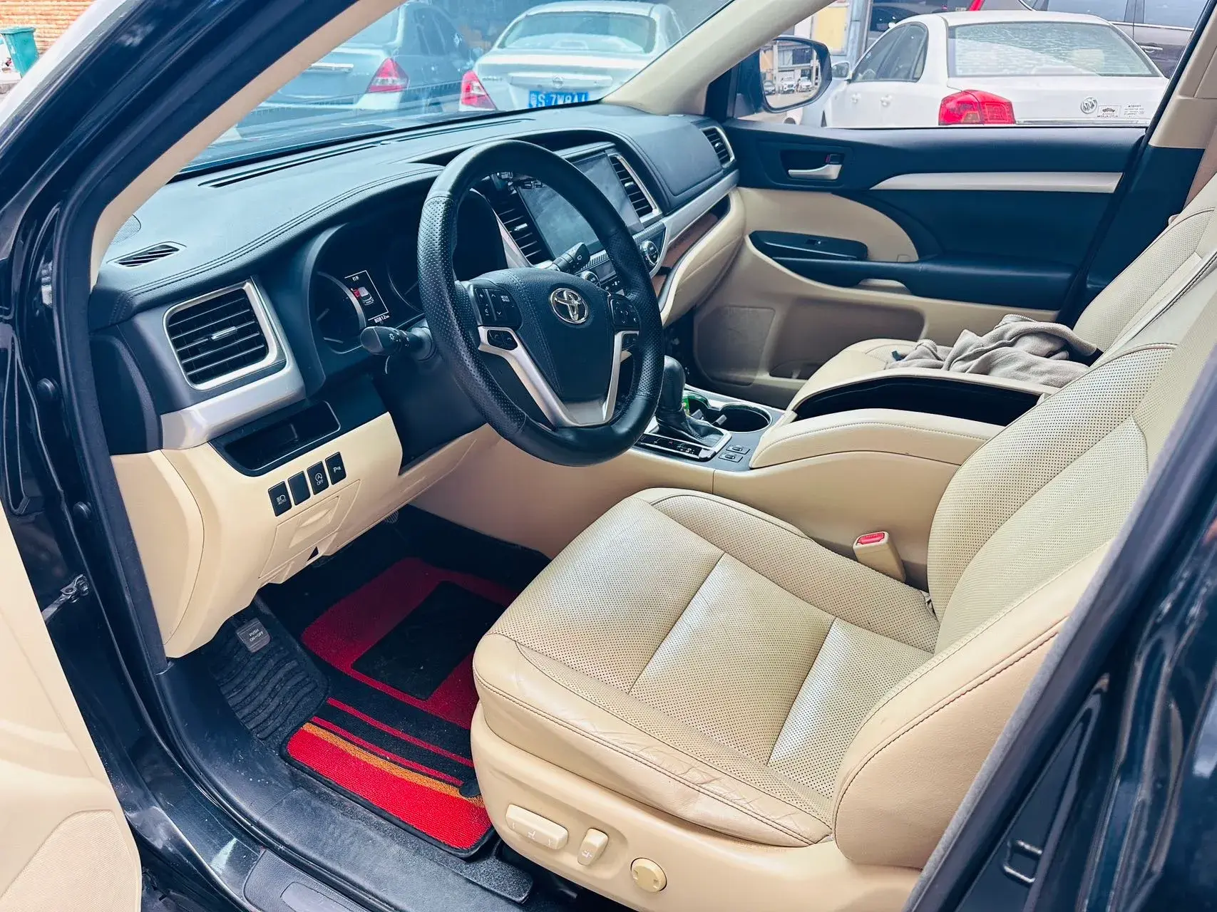 2018 TOYOTA HIGHLANDER thumbnail 3