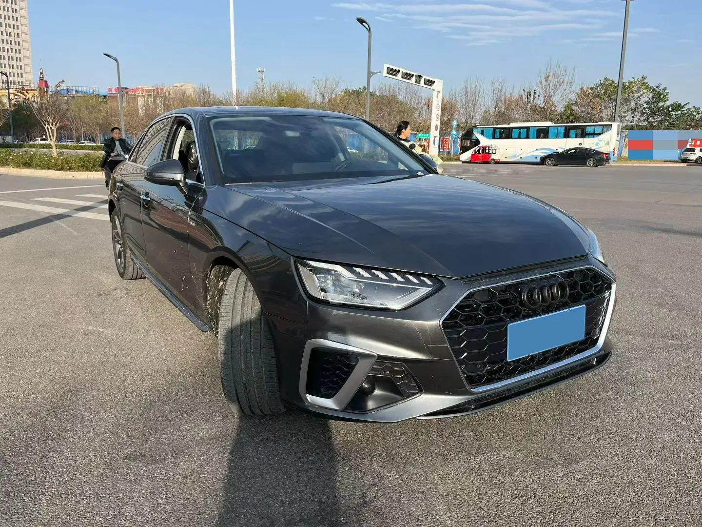 2025 AUDI A4L thumbnail 2