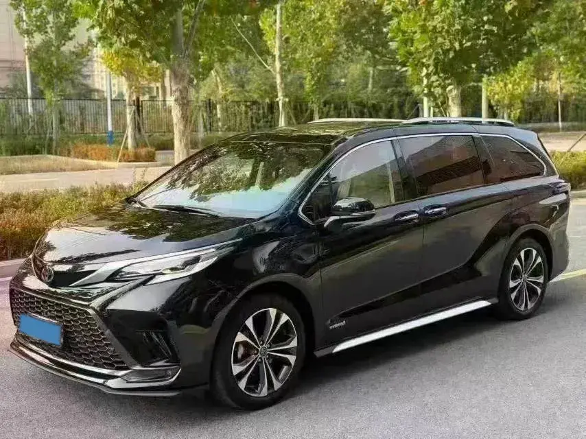 2024 Toyota Granvia 2.5L 189HP L4 E-CVT Hybrid