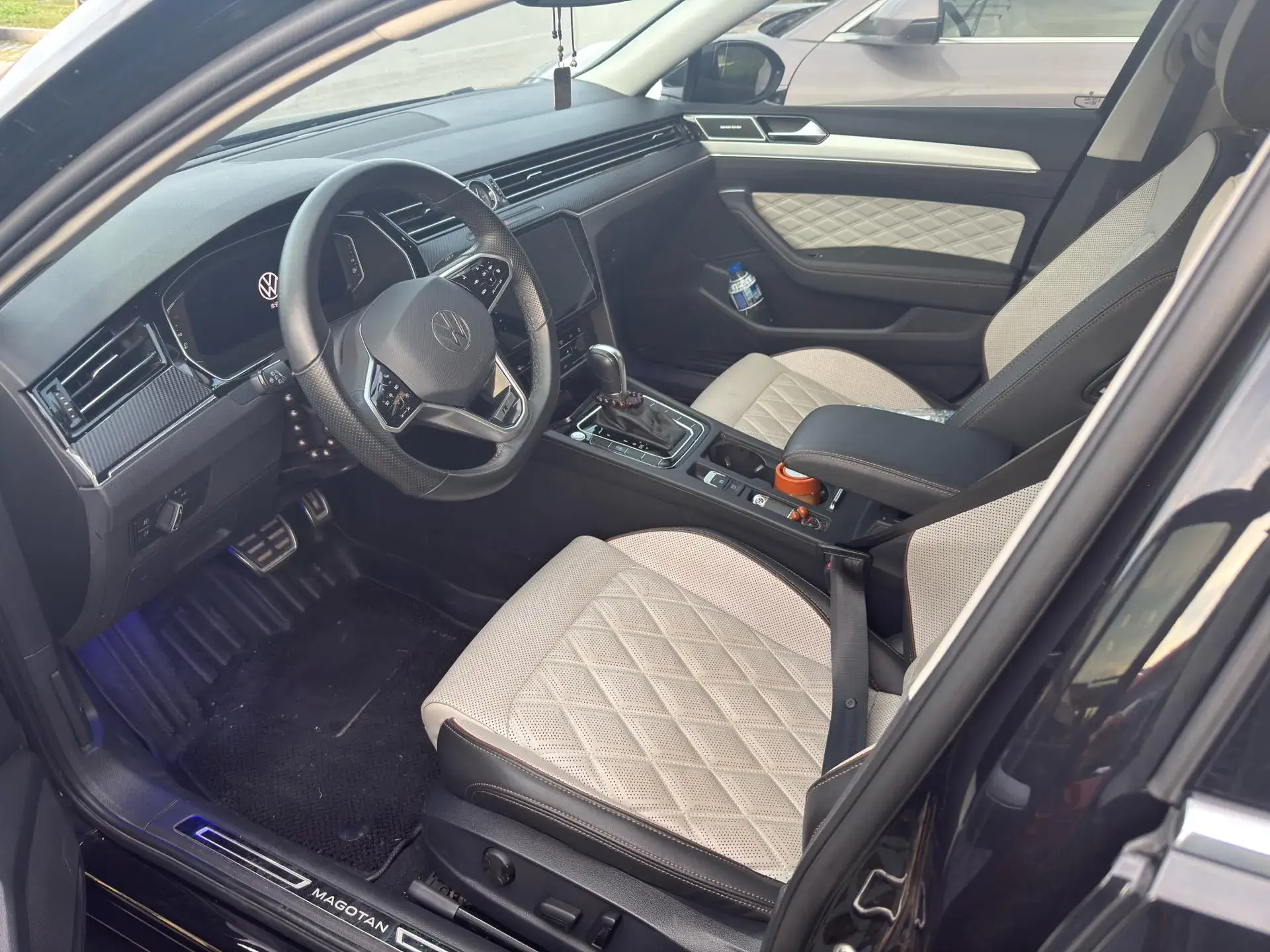 2023 VOLKSWAGEN MAGOTAN thumbnail 3