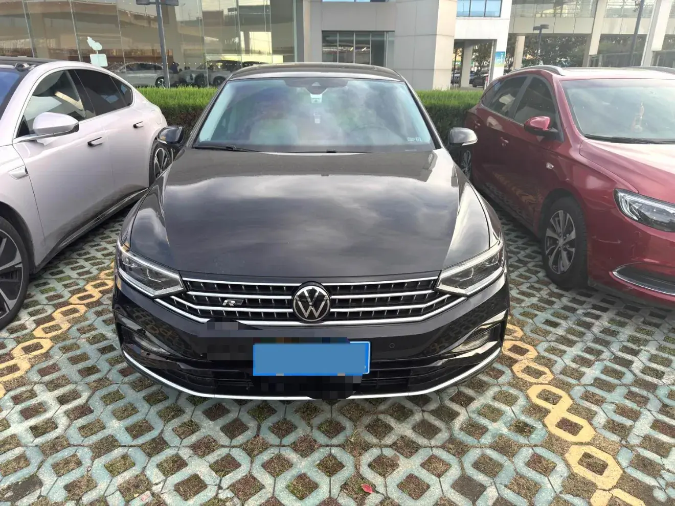 2023 VOLKSWAGEN MAGOTAN thumbnail 2