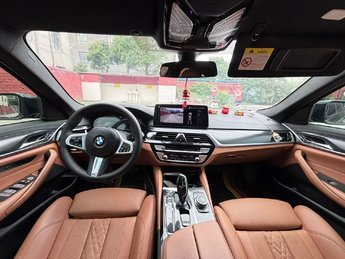 2022 BMW 5 Series 2.0T 184HP L4 8AT,autocango,china used car exporter,china ev exporter,chinese used car exporter,chinese used ev exporter