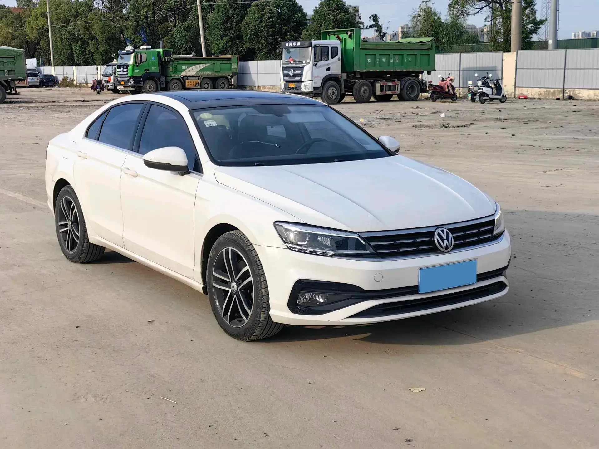 2019 VOLKSWAGEN LAMANDO thumbnail 2