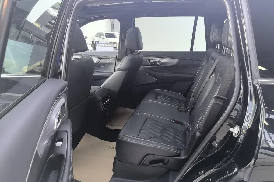 2022 GAC Trumpchi GS8 2.0T 252HP L4 8AT,autocango,china used car exporter,china ev exporter,chinese used car exporter,chinese used ev exporter