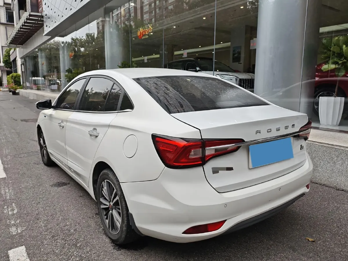 2019 Roewe i5 1.5L 120HP L4 5MT,autocango,china used car exporter,china ev exporter,chinese used car exporter,chinese used ev exporter