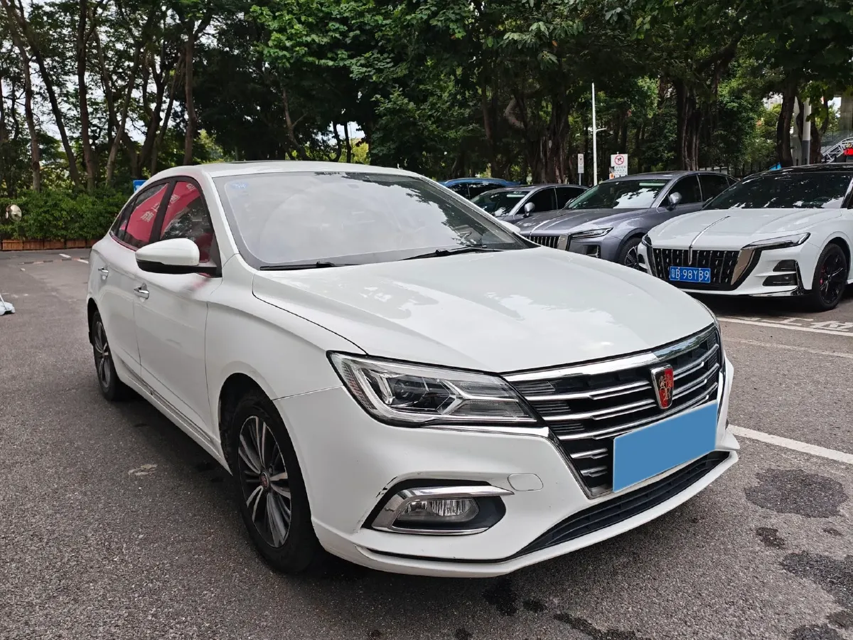 2019 Roewe i5 1.5L 120HP L4 5MT,autocango,china used car exporter,china ev exporter,chinese used car exporter,chinese used ev exporter