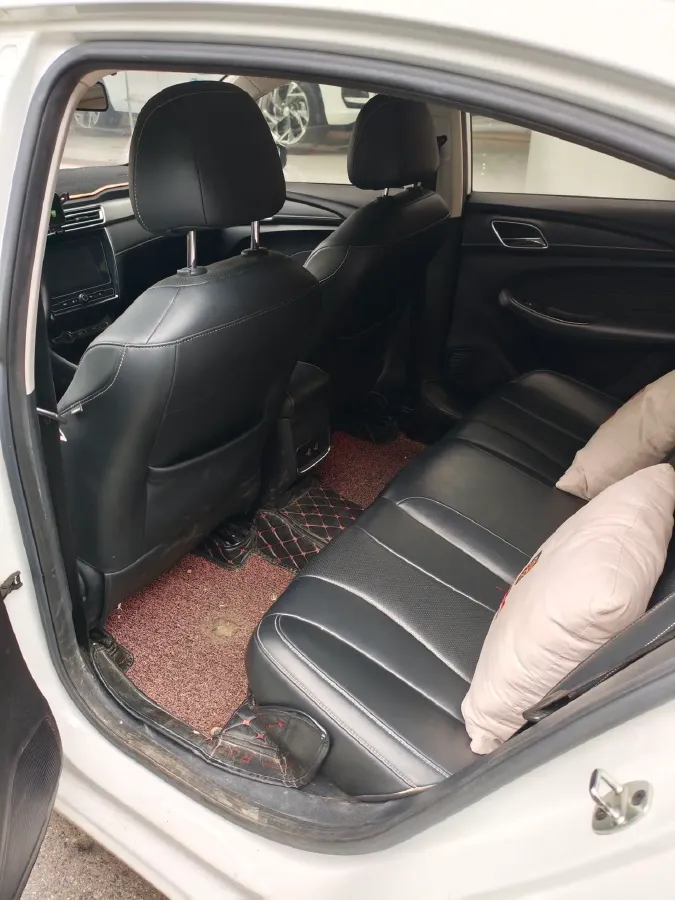 2019 Roewe i5 1.5L 120HP L4 5MT,autocango,china used car exporter,china ev exporter,chinese used car exporter,chinese used ev exporter