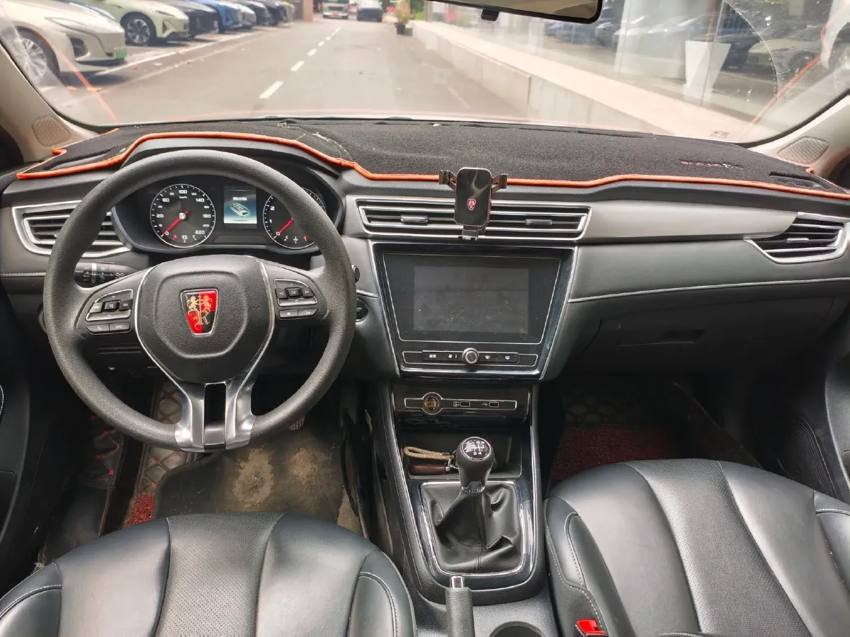 2019 Roewe i5 1.5L 120HP L4 5MT,autocango,china used car exporter,china ev exporter,chinese used car exporter,chinese used ev exporter