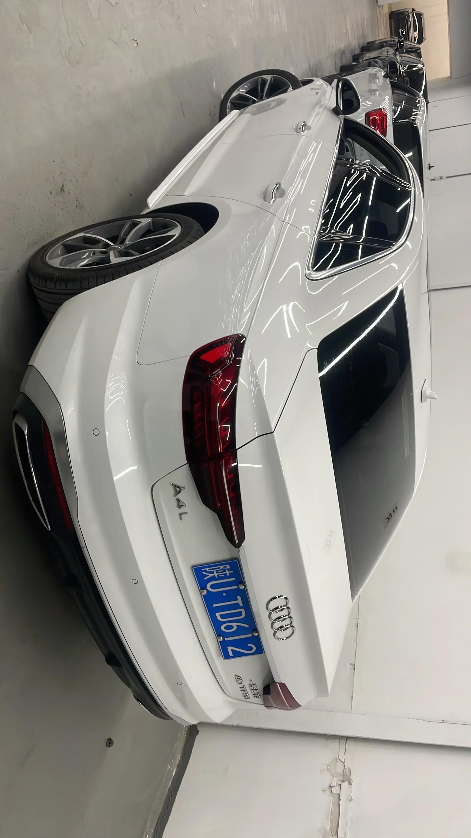 2020 AUDI A4L thumbnail 4