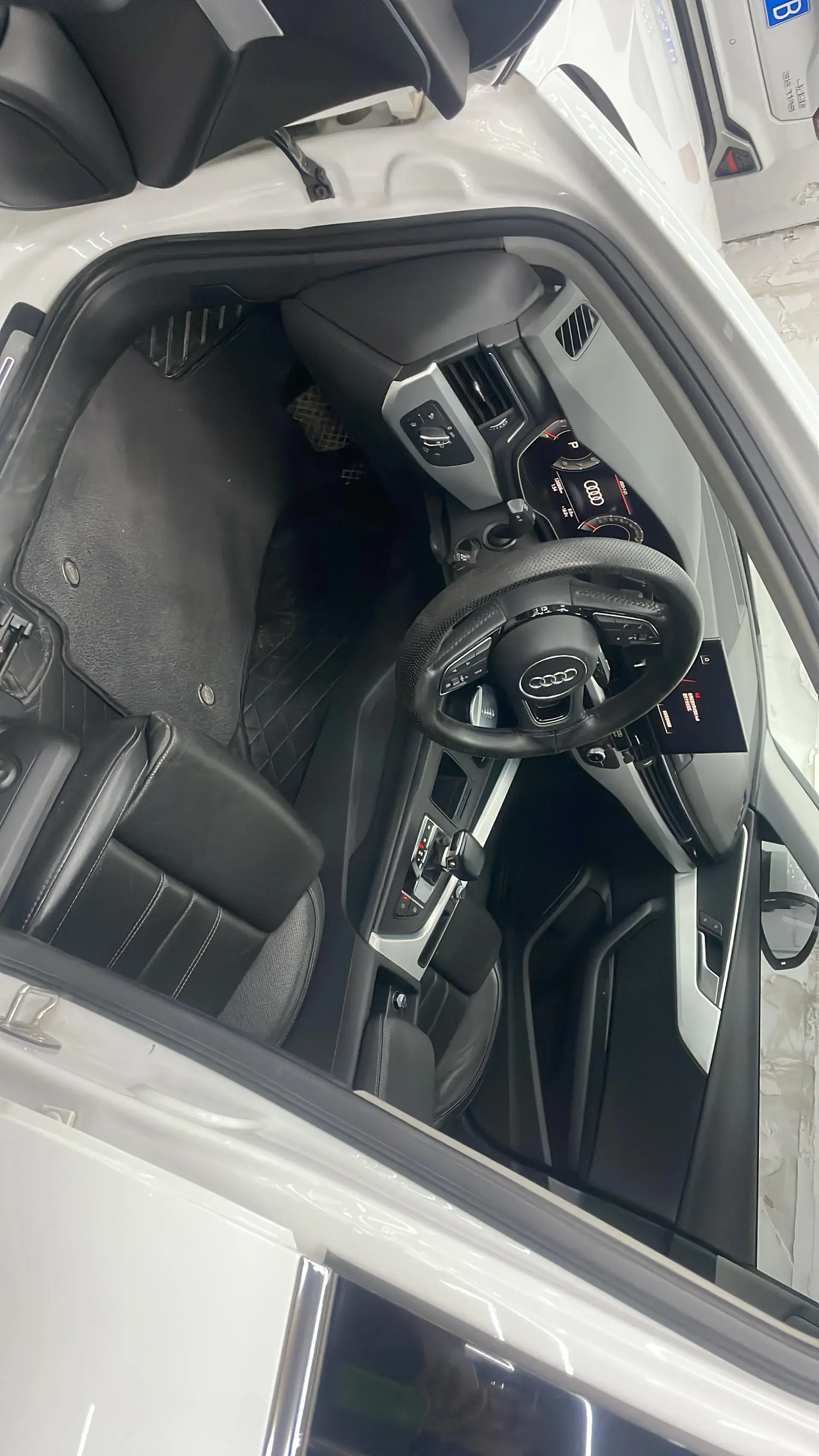 2020 AUDI A4L thumbnail 2