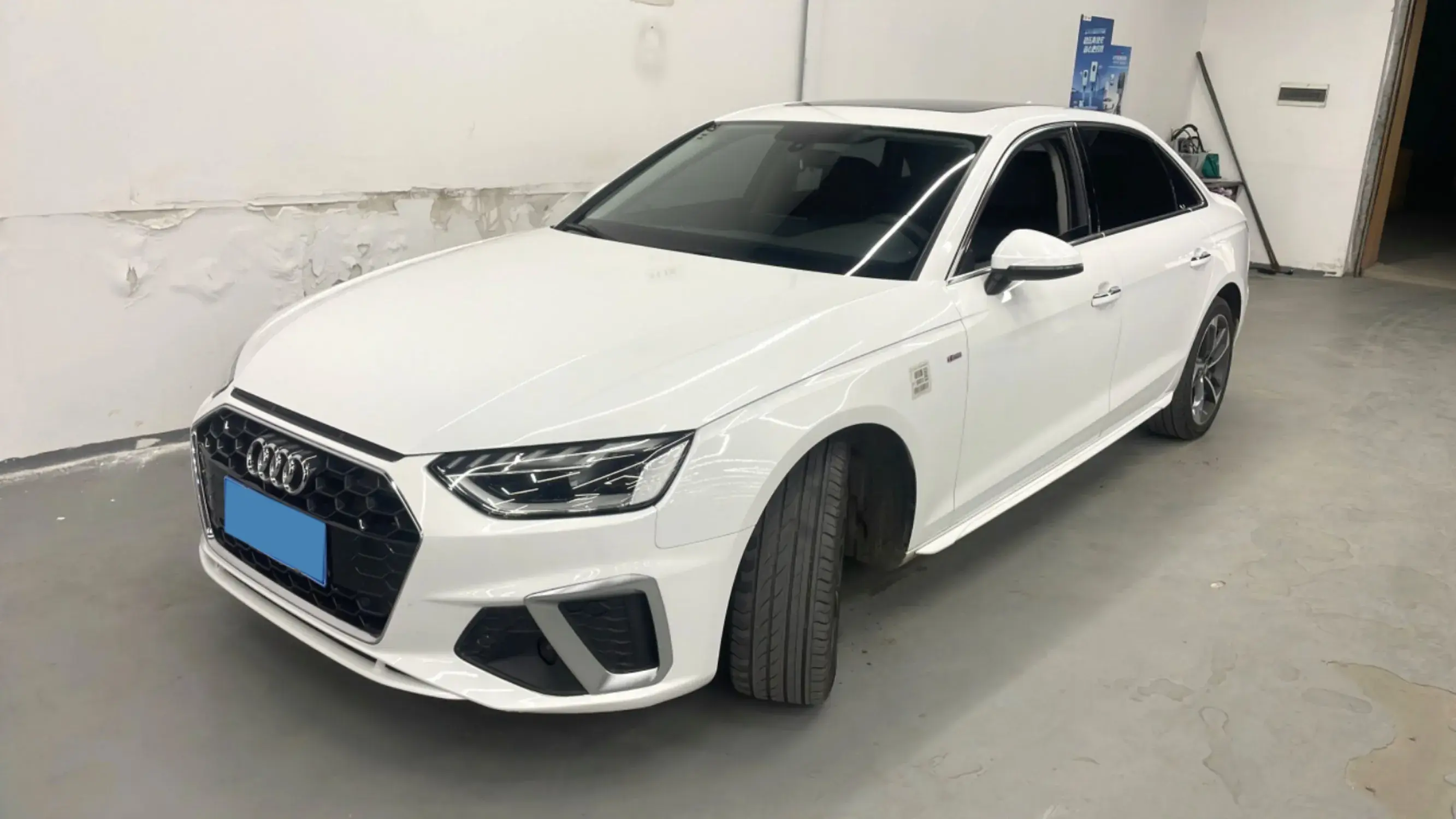 2020 AUDI A4L view 1