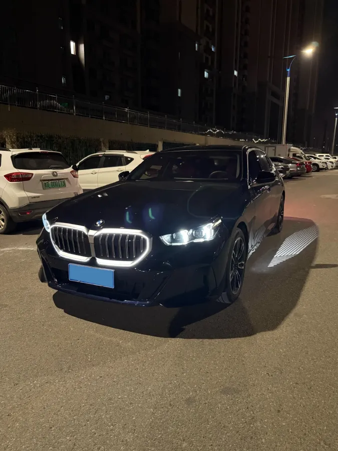 2025 BMW 5 Series 2.0T 190HP L4 8AT,autocango,china used car exporter,china ev exporter,chinese used car exporter,chinese used ev exporter