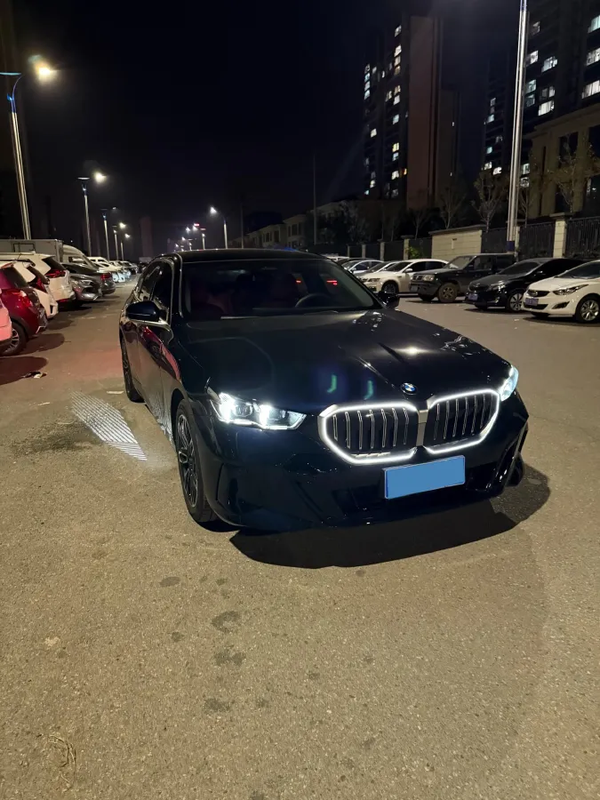 2025 BMW 5 Series 2.0T 190HP L4 8AT,autocango,china used car exporter,china ev exporter,chinese used car exporter,chinese used ev exporter