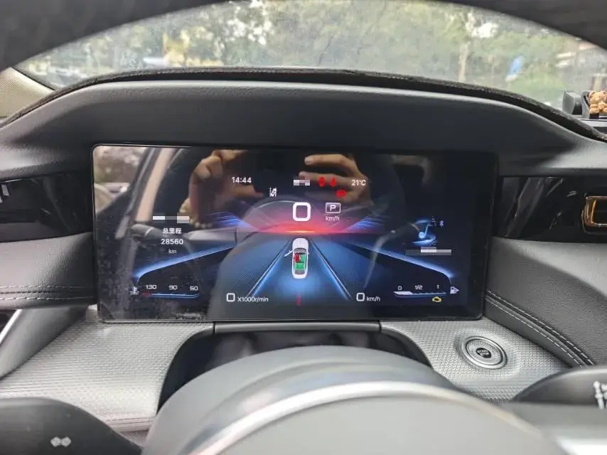 2023 HONGQI H5 thumbnail 3