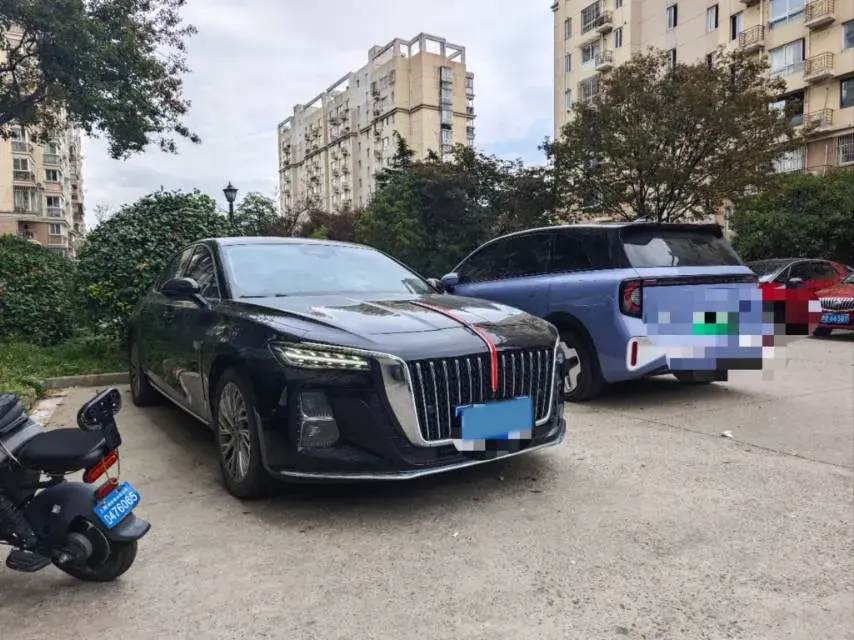 2023 HONGQI H5 thumbnail 2