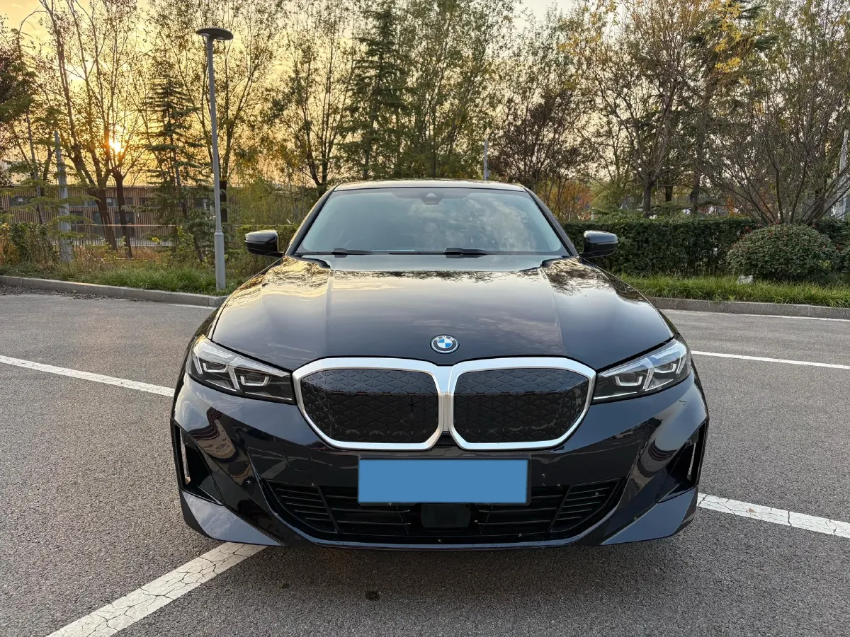 2025 BMW i3 BEV 70KWH,autocango,china used car exporter,china ev exporter,chinese used car exporter,chinese used ev exporter