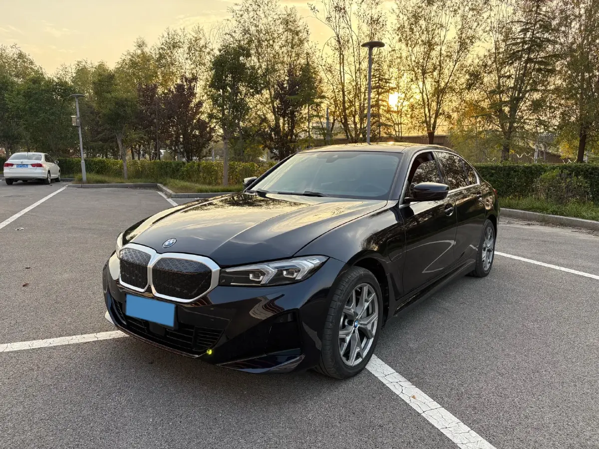 2025 BMW i3 BEV 70KWH