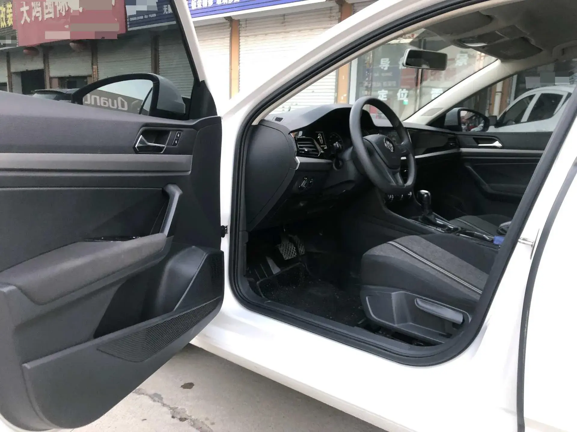 2019 VOLKSWAGEN LAVIDA thumbnail 2