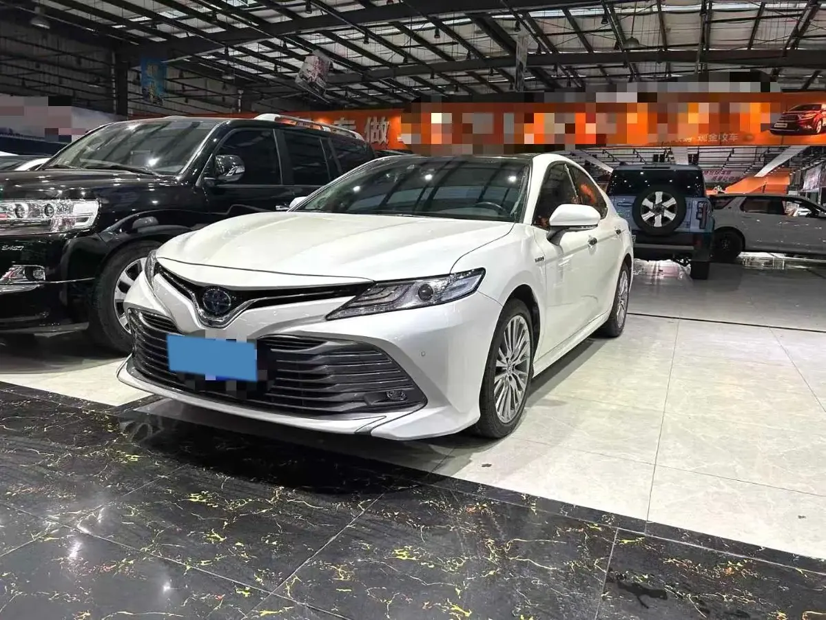 2019 Toyota Camry 2.5L 178HP L4 E-CVT Hybrid