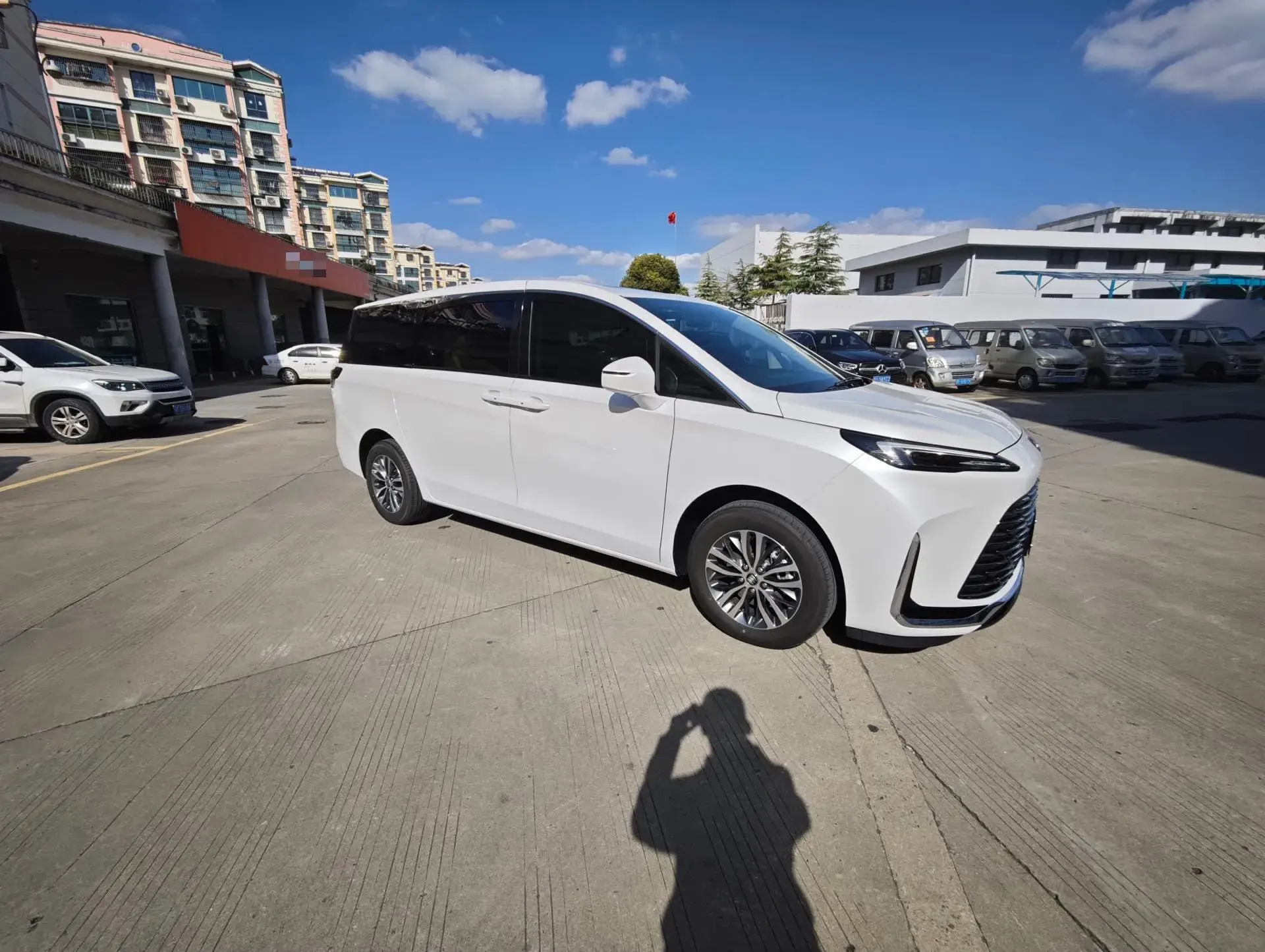 2025 BUICK GL8 thumbnail 3