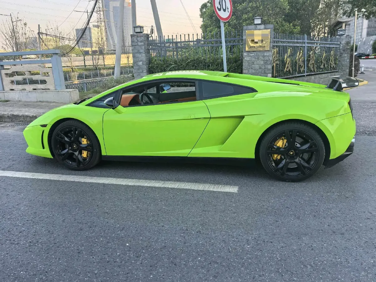 2008 BMW 1 Series 2.0L 156HP L4 6MT,autocango,china used car exporter,china ev exporter,chinese used car exporter,chinese used ev exporter