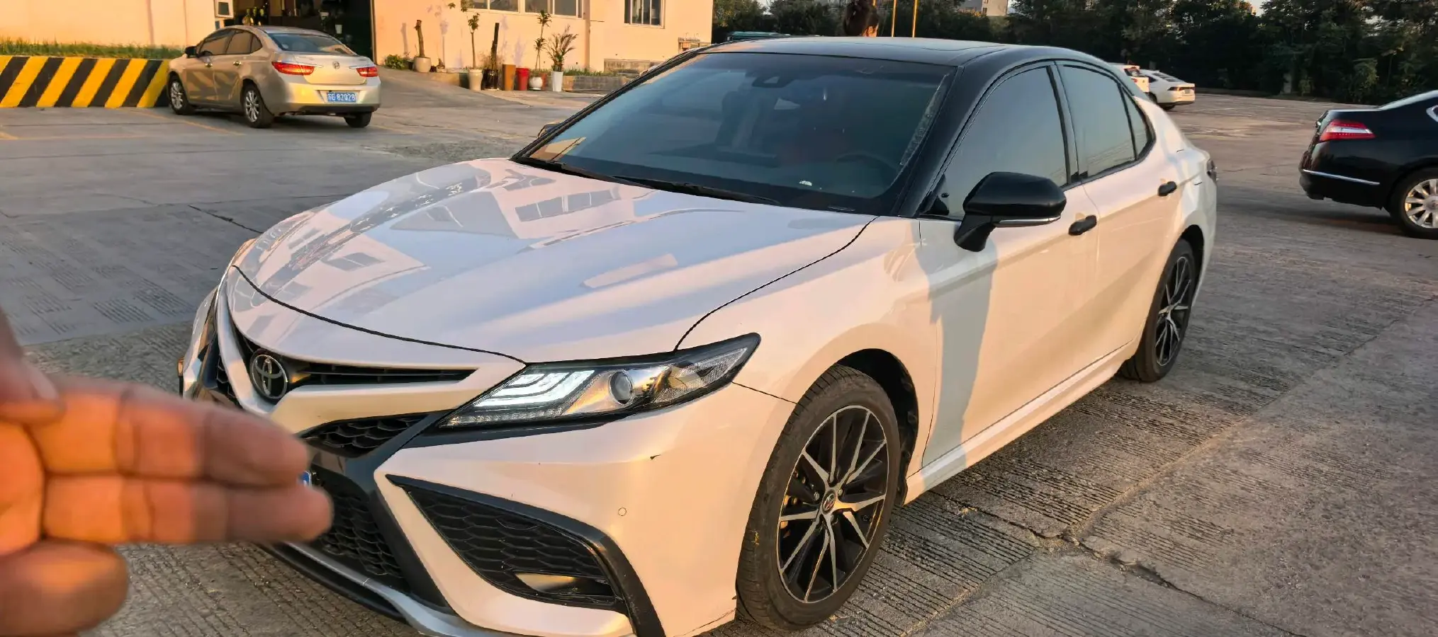 2021 Toyota Camry 2.5L 209HP L4 8AT