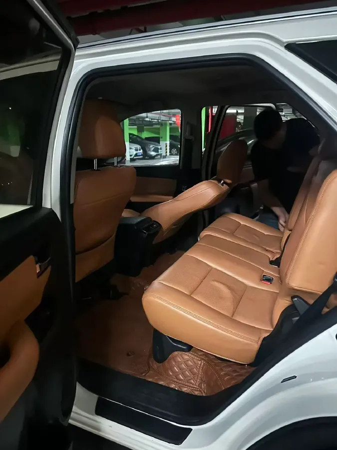 2015 Toyota Fortuner 2.7L 159HP L4 4AT,autocango,china used car exporter,china ev exporter,chinese used car exporter,chinese used ev exporter