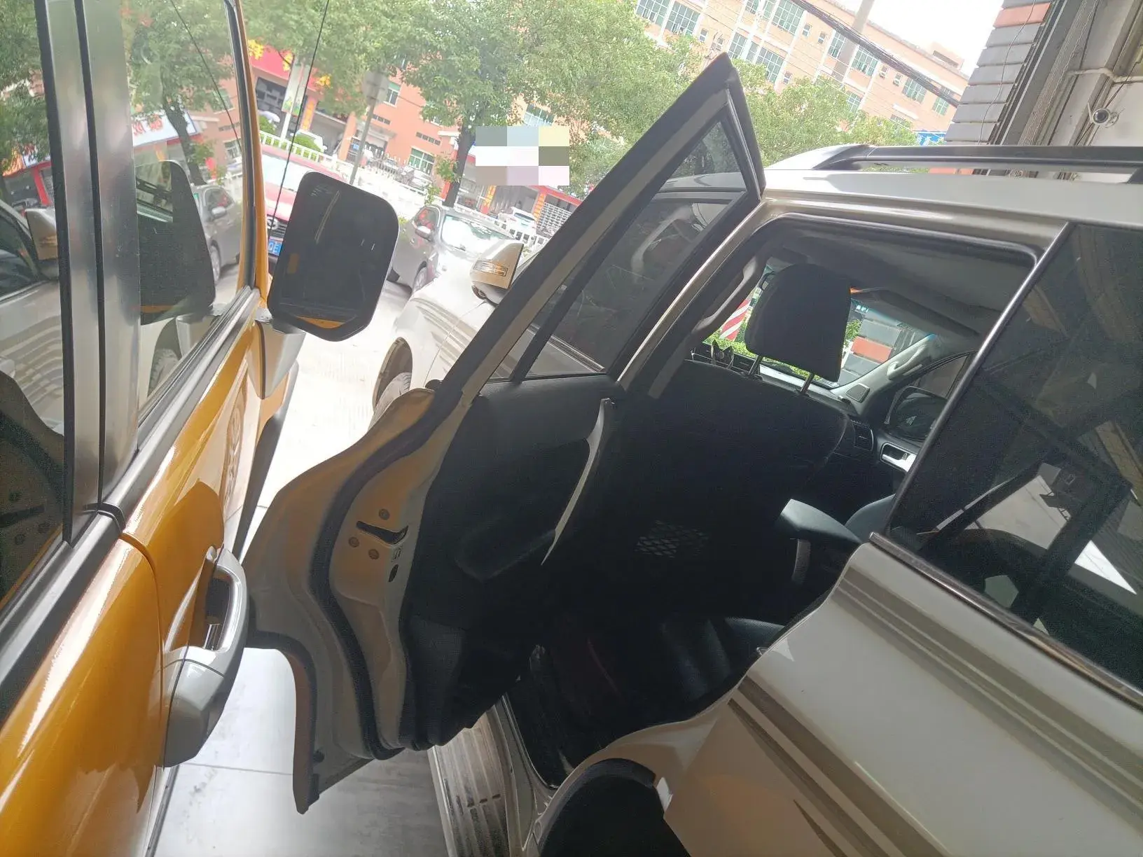 2019 TOYOTA LAND thumbnail 2