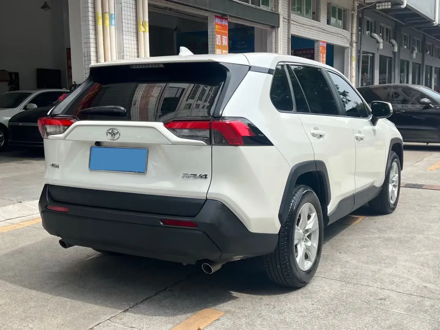 2021 TOYOTA RAV4 thumbnail 3