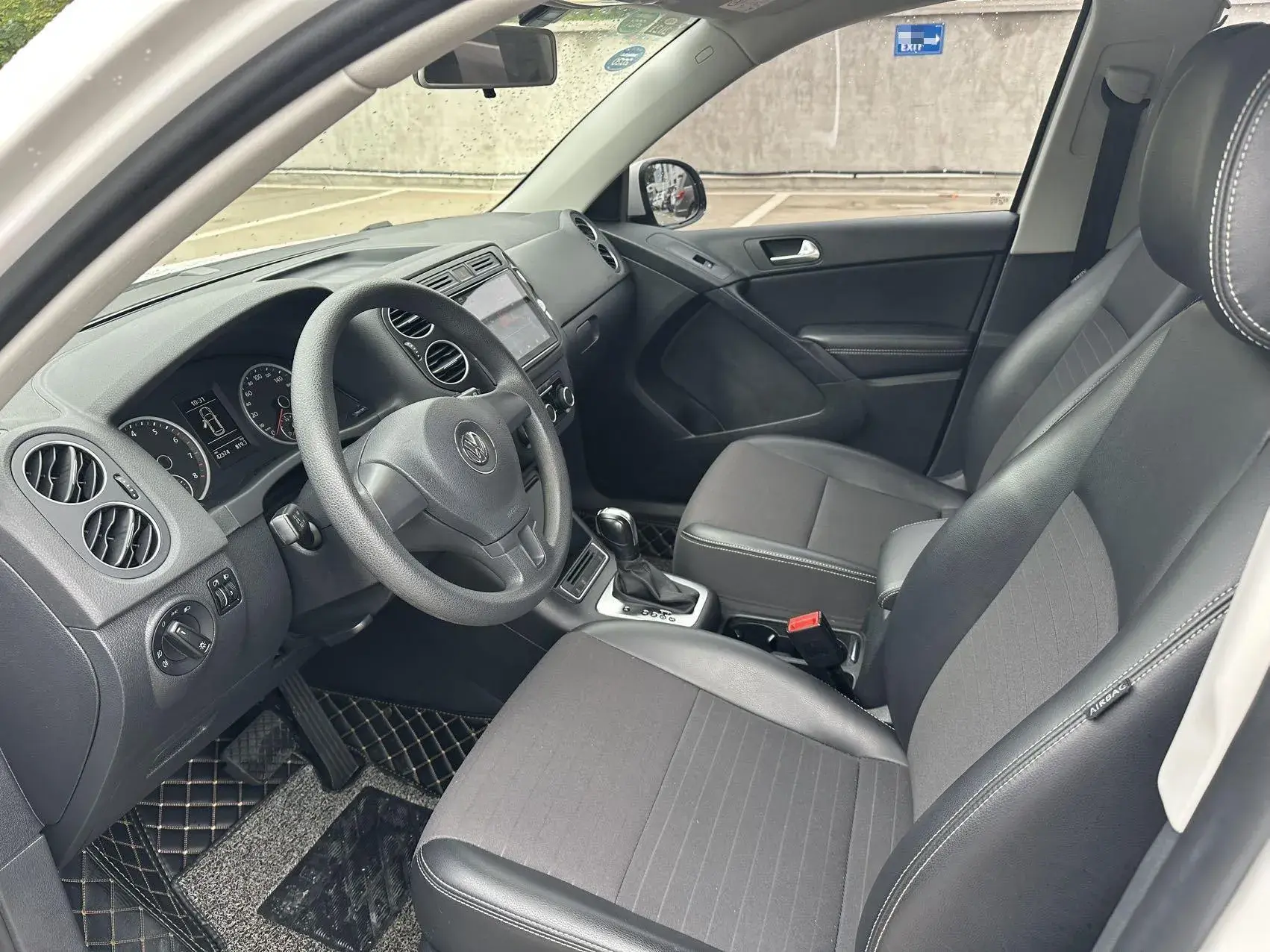 2016 VOLKSWAGEN TIGUAN thumbnail 4