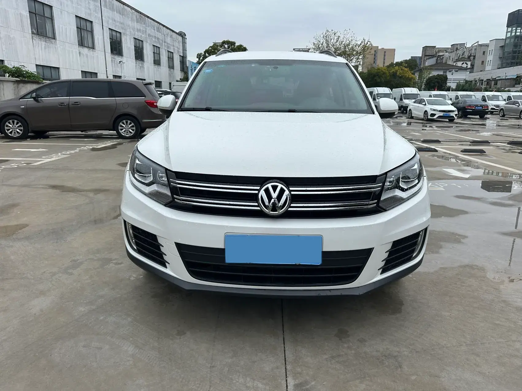 2016 VOLKSWAGEN TIGUAN thumbnail 2