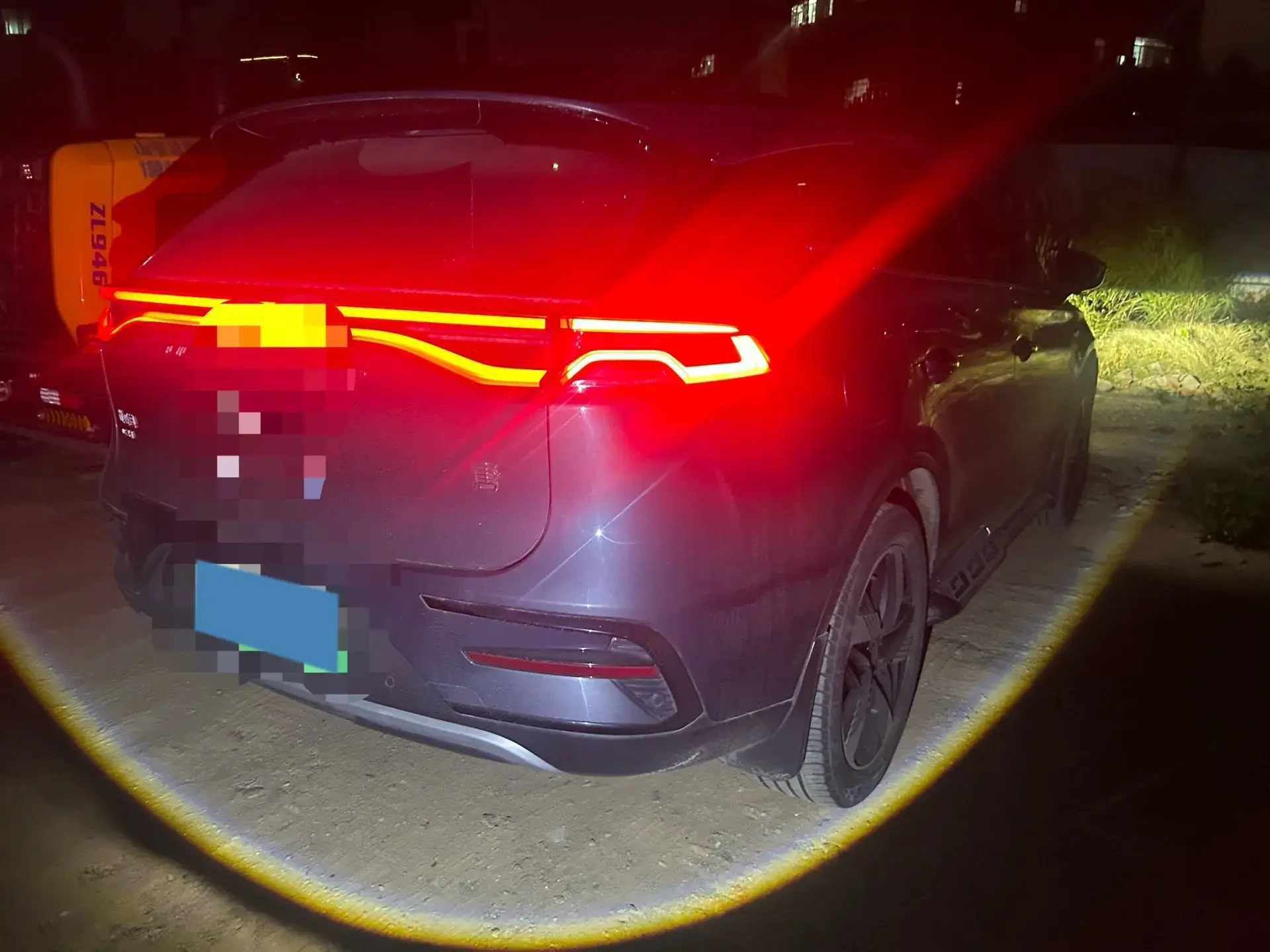 2023 BYD TANG thumbnail 2