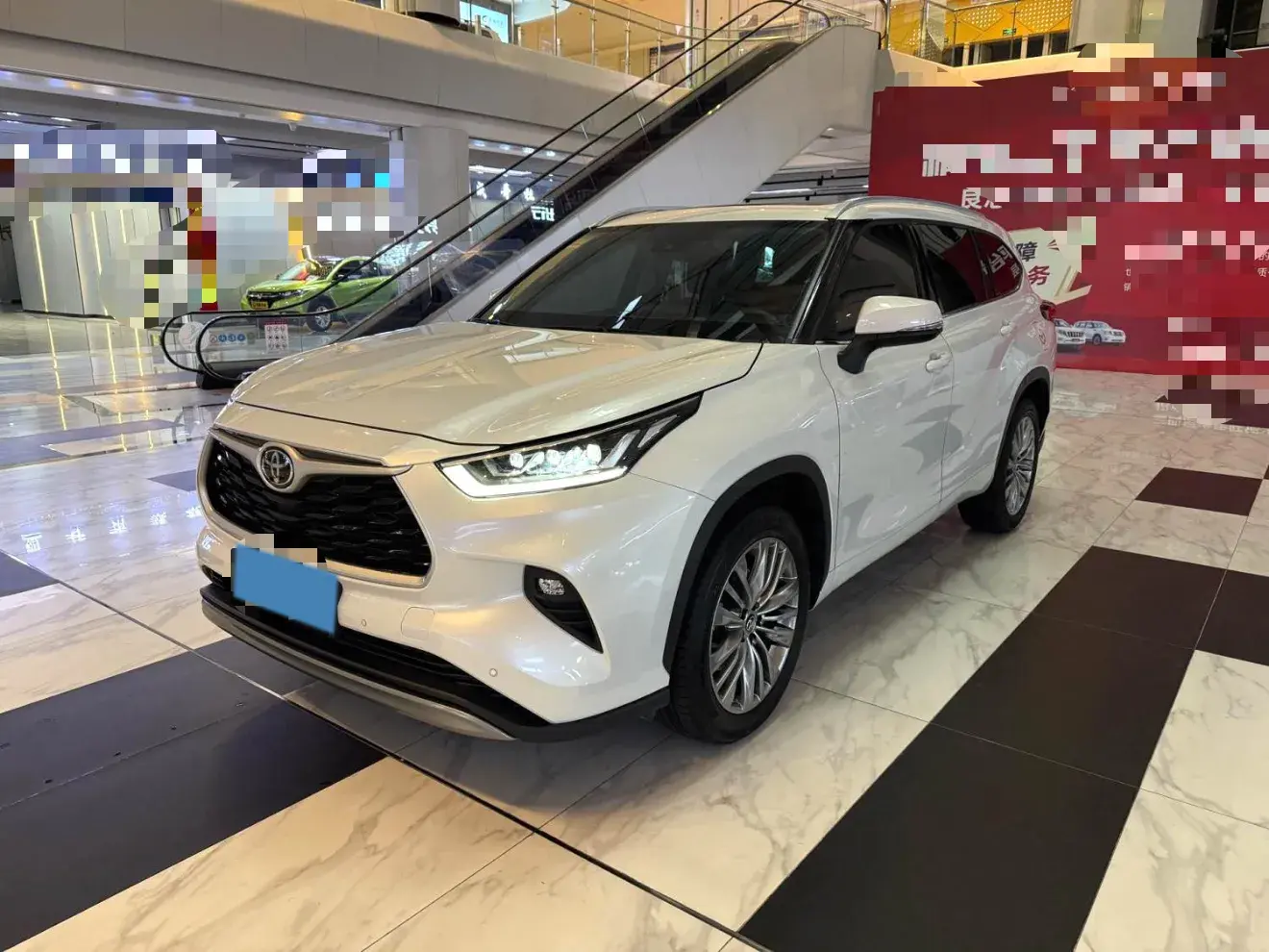 2022 TOYOTA HIGHLANDER view 1