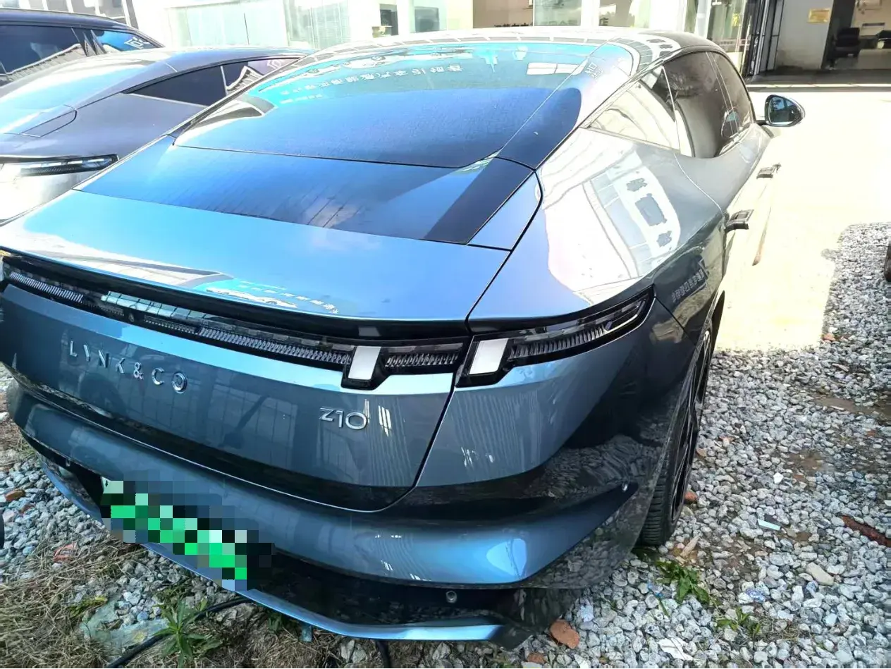 2024 LYNK&CO Z10 thumbnail 2