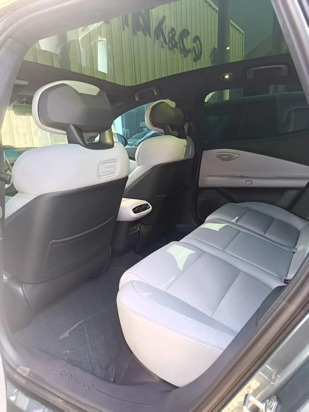 2024 LYNK&CO Z10 thumbnail 4