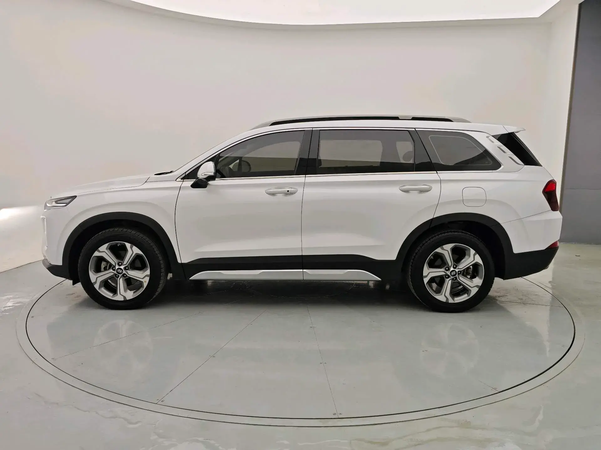 2019 HYUNDAI SANTAFE thumbnail 4