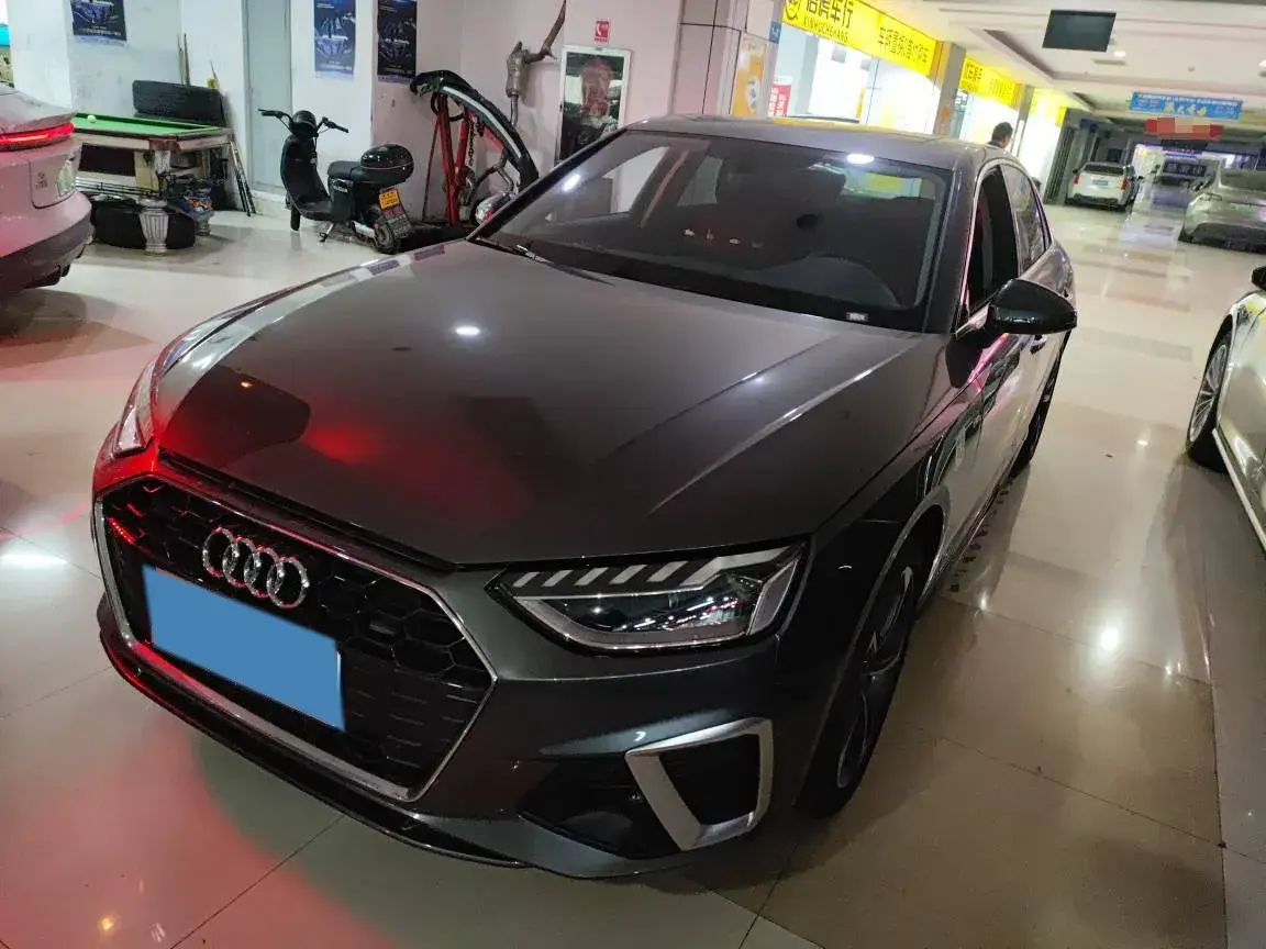 2024 Audi A4L 2.0T 190HP L4 7DCT