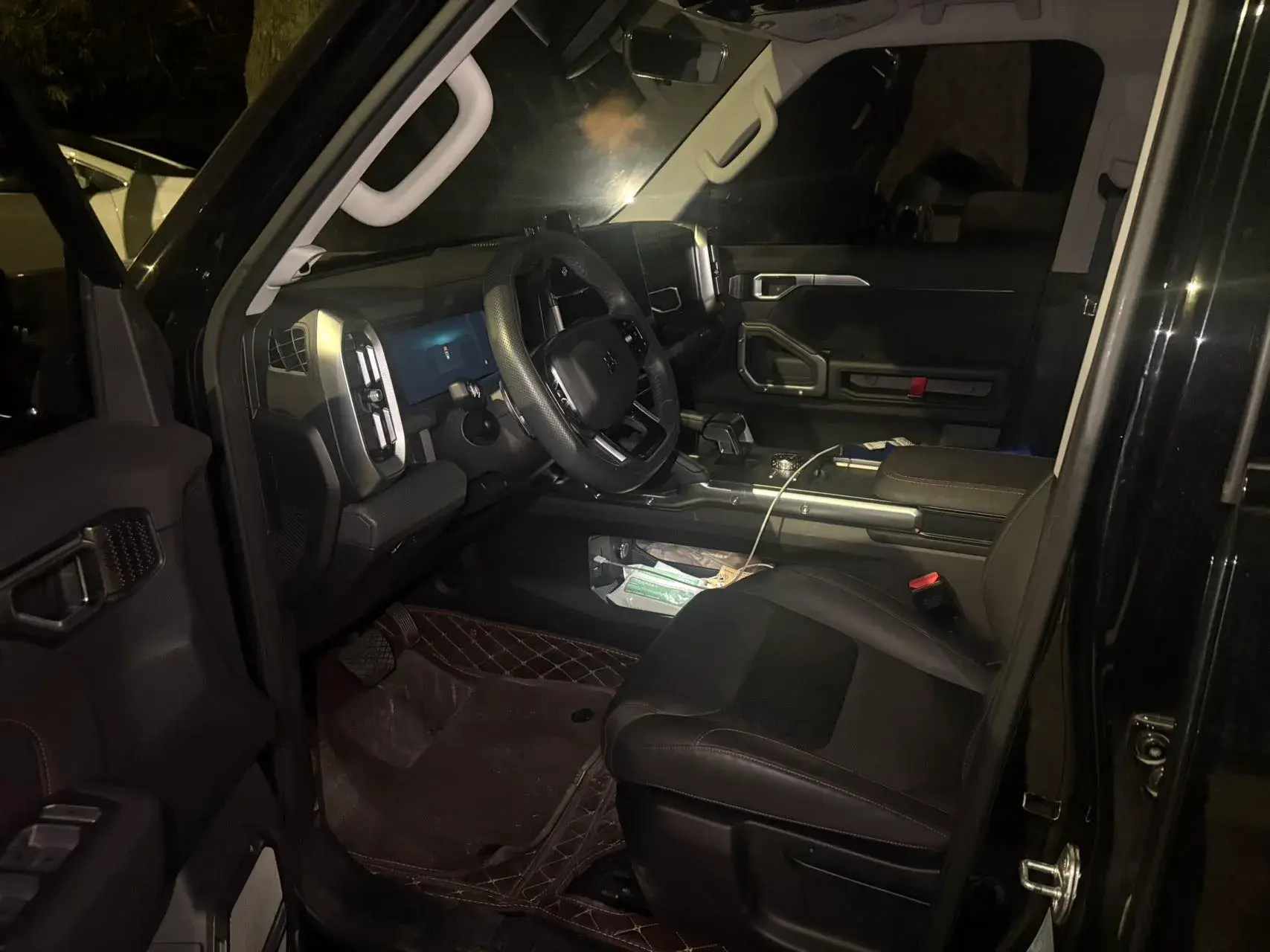 2023 JETOUR TRAVELLER thumbnail 4