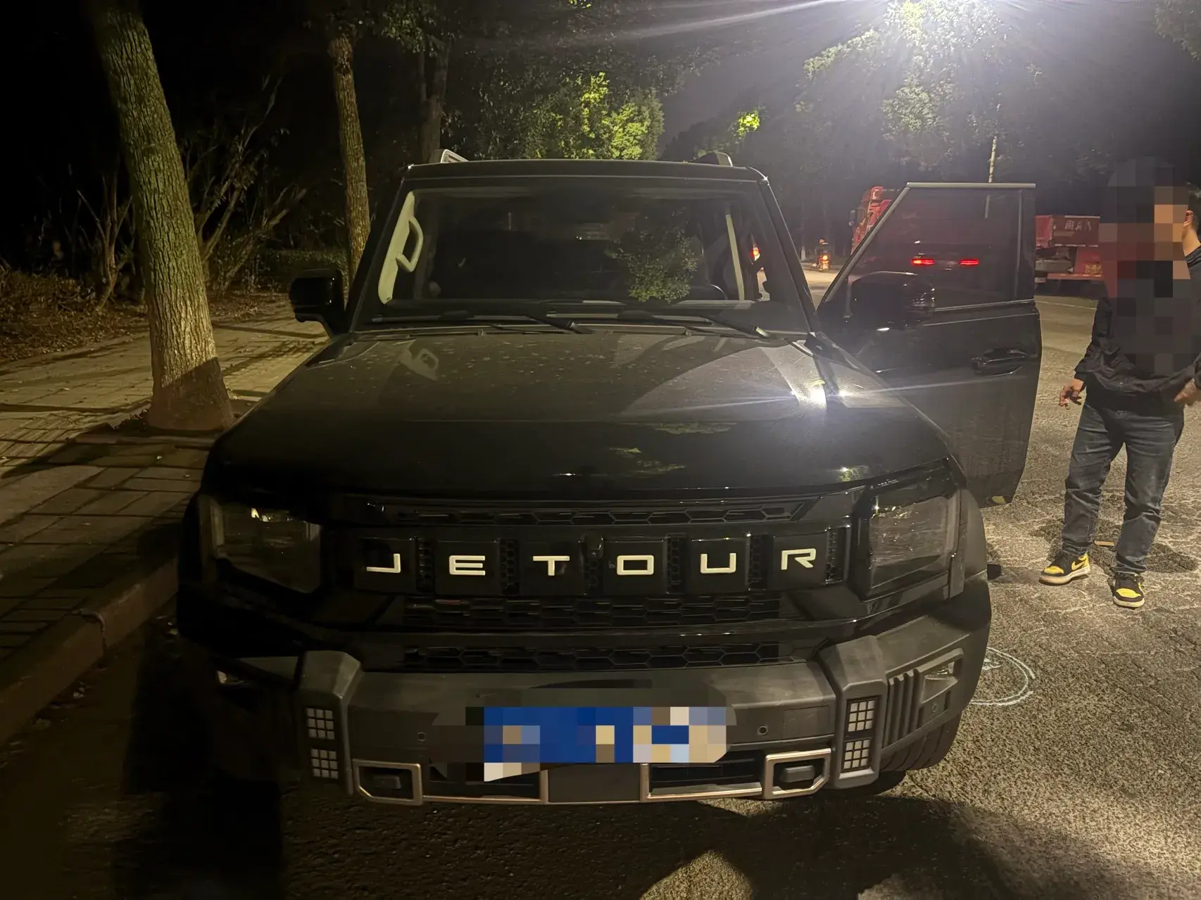 2023 JETOUR TRAVELLER thumbnail 2