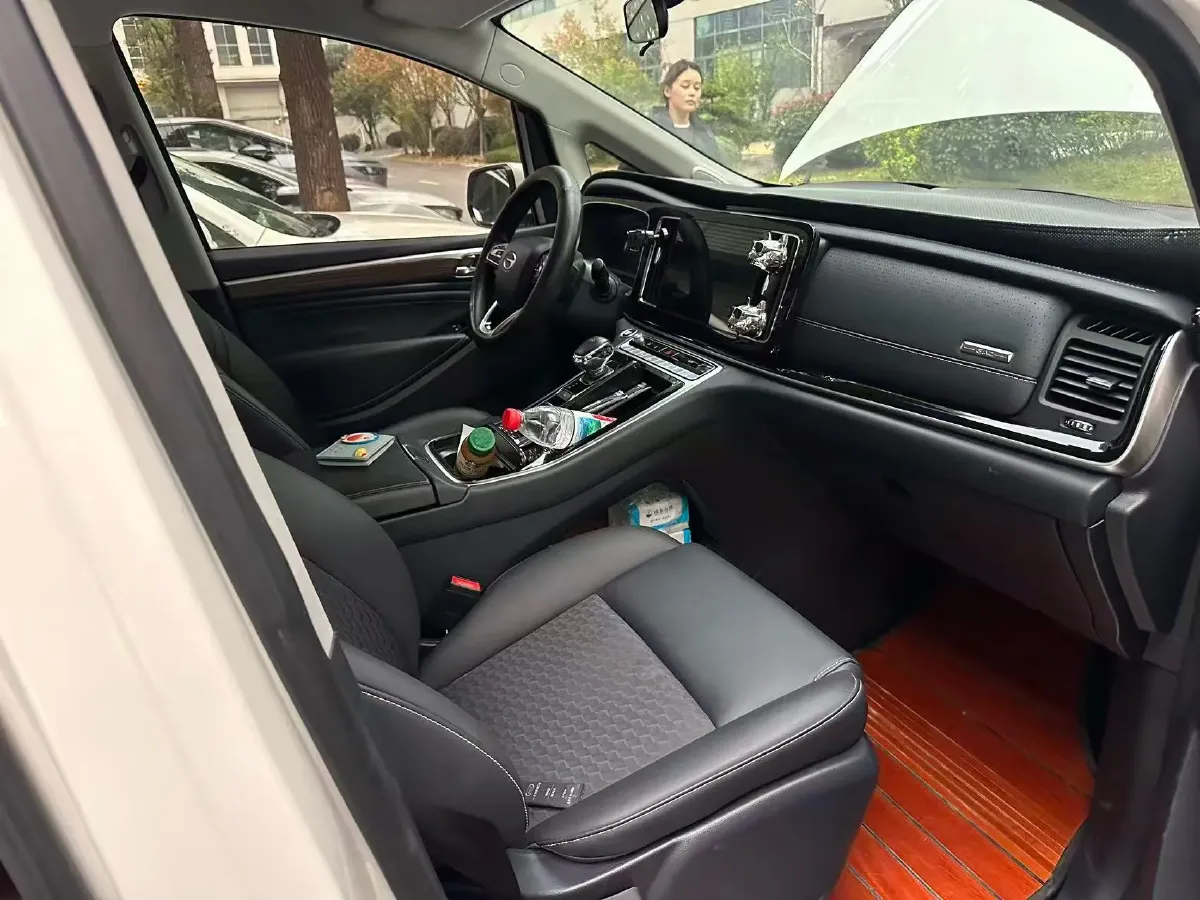 2021 GAC Trumpchi M8 2.0T 252HP L4 8AT,autocango,china used car exporter,china ev exporter,chinese used car exporter,chinese used ev exporter