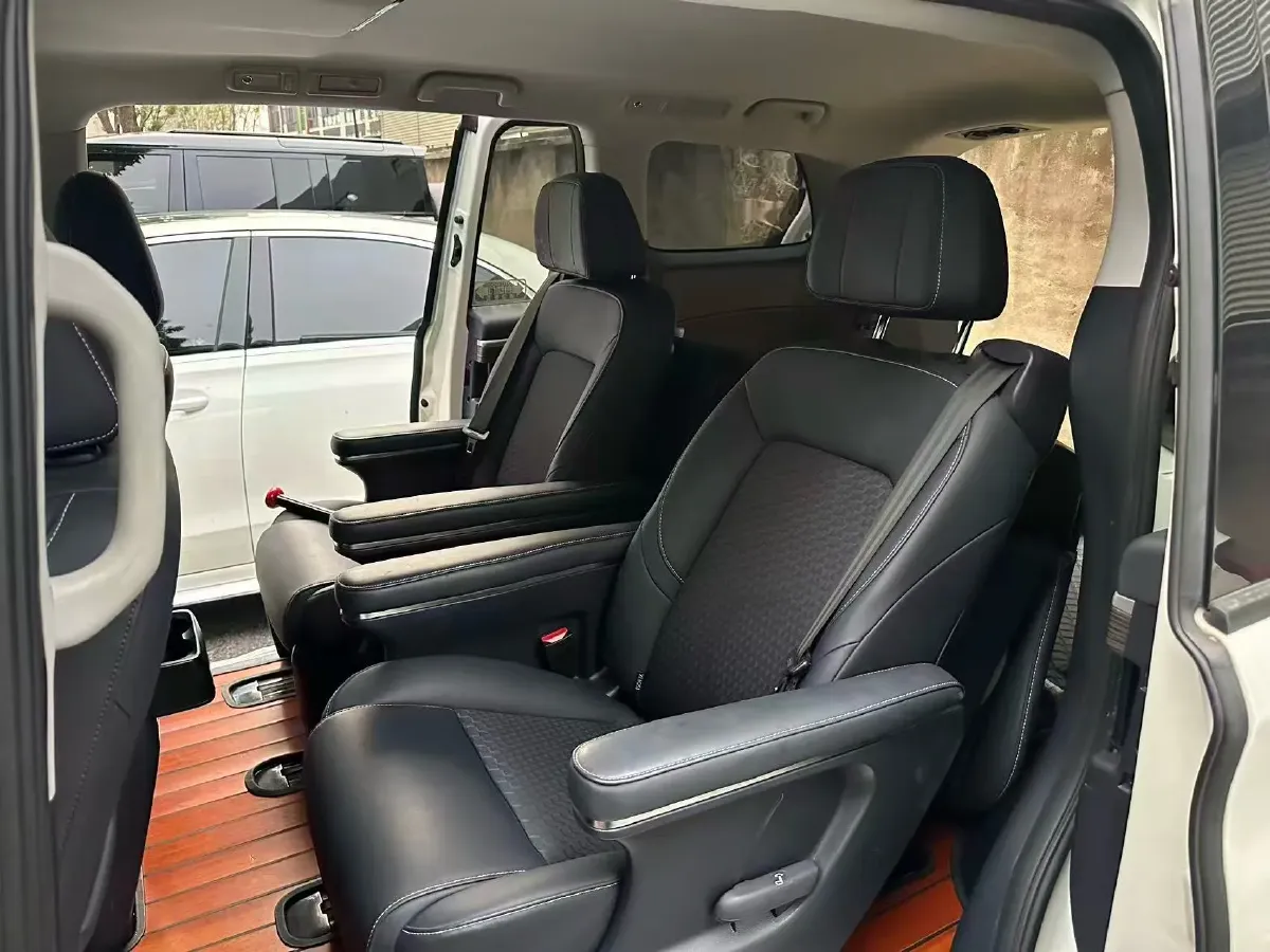 2021 GAC Trumpchi M8 2.0T 252HP L4 8AT,autocango,china used car exporter,china ev exporter,chinese used car exporter,chinese used ev exporter