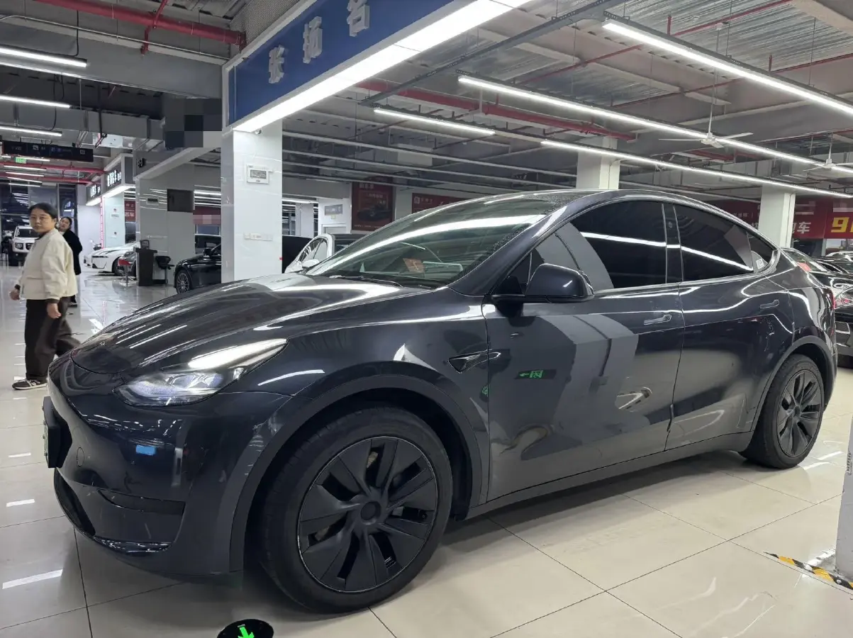 2024 Tesla Model Y BEV 60KWH