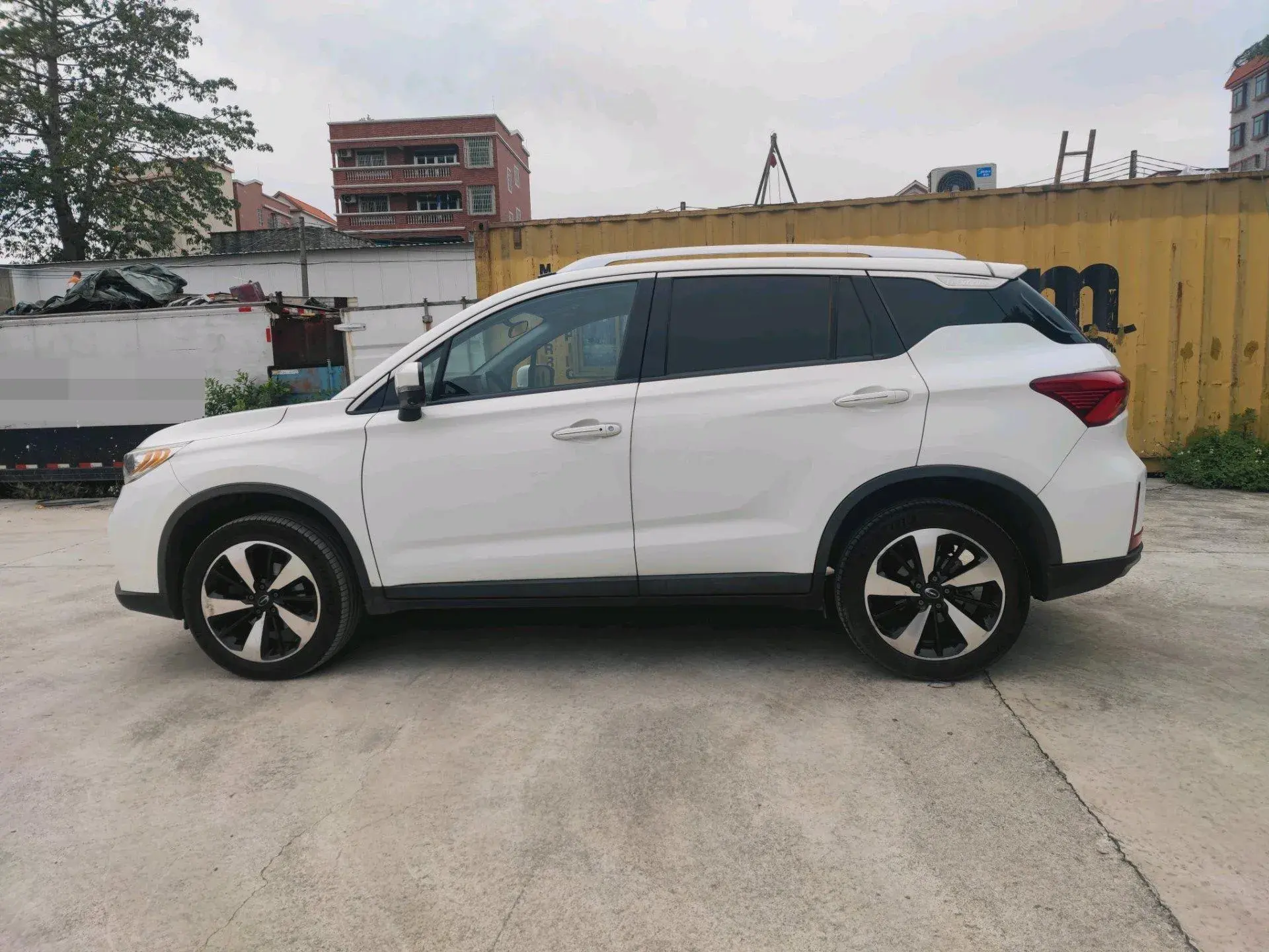 2018 GAC TRUMPCHI thumbnail 2