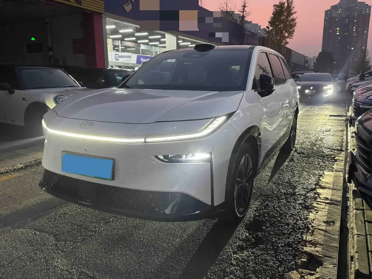 2025 Toyota BZ3X BEV 58.37KWH